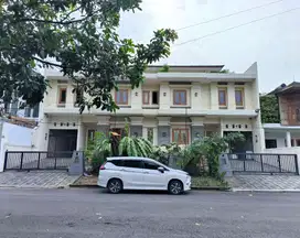 Dijual Cepat Rumah Besar Siap Huni. Lokasi Bagus Sekali
