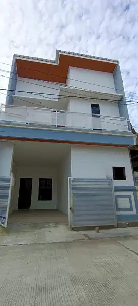 Jual RUMAH bagus 2 lantai di harapan indah 1