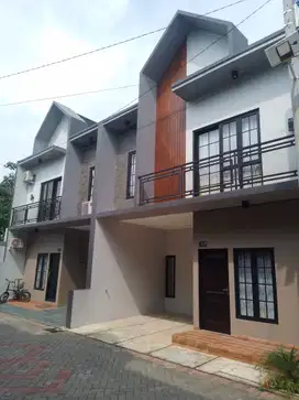 Rumah siap huni scandinavian nempel Tol Cijago