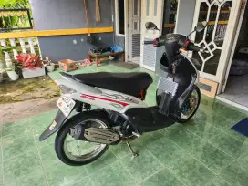 Dijual Yamaha Mio Sporty tahun 2006 warna putih original