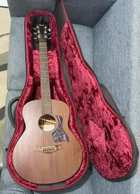 Taylor GTe Mahogany Grand Theater Acoustic Guitar w/Aerocase, Natural