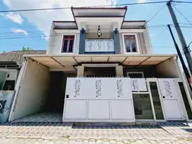 Rumah Cantik 2Lt  Modern Minimalis Area Nyaman Lingkungan Perumahan