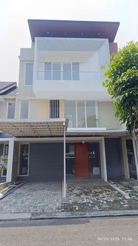 Rumah minimalis 3lantai di Northwest Park Citraland siap huni