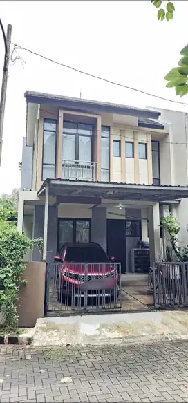 Dijual Cepat Rumah 2 Lantai Hook Di Regensi Melati Mas, Tangerang
