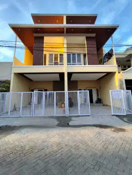 Rumah Cantik di Jual di Harapan Indah 1
