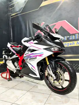 Cbr250rr ABS black matte km.10rb super reg.19. Anugerah motor rungkut