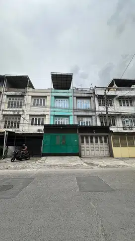 Rumah Panjang lokasi strategis untuk usaha maupun Gudang di inti Kota