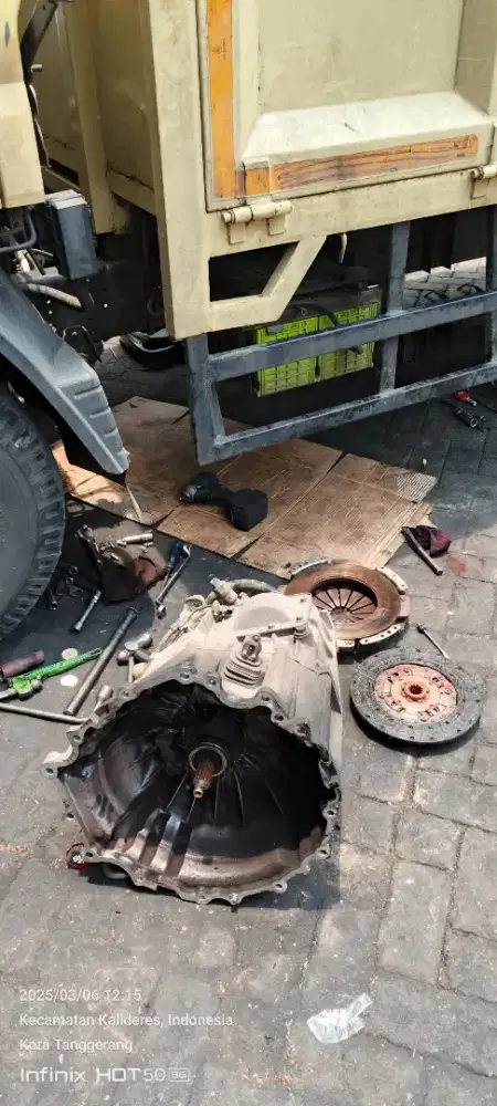 Montir mobil panggilan