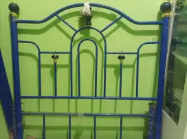 Ranjang besi..200 cm *120 cm tinggi kaki 50 cm