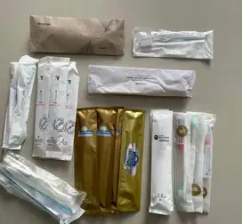 Sikat gigi odol hotel + sisir + pencukur kumis + shower cup dll