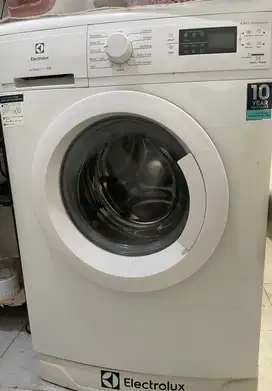 Mesin Cuci Bukaan depan Electrolux 8 kg