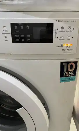 Mesin Cuci Bukaan depan Electrolux 8 kg