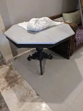 Meja jadul marmer