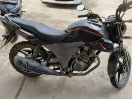 Motor verza CB 150 warna hitam B5D02K29M2 M/T