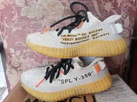 DIJUAL SEPATU ADIDAS YEZZY COLLAB OFF WHITE