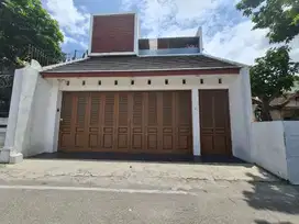 Rumah atau Ruang Usaha Strategis Dekat Jalan Honggowongso Solo