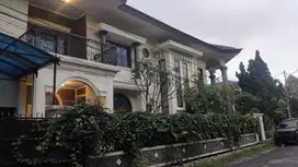 Rumah mewah di komplek antapani jalan purwakarta posisi hook,Bandung