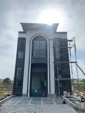 RUMAH BARU GRESS 2LT DI MANSION NINE, LAKARSANTRI - SURABAYA BARAT