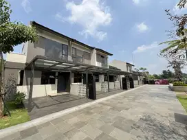 rumah 2 lantai dekat dengan mall karawaci dan  10 menit sumarecon