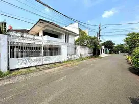 Dijual Rumah Lokasi Strategis di Daerah Tebet!