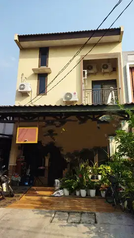 Dijual Rumah 2 Lantai Di Lembah Hijau Lippo Cikarang Bekasi