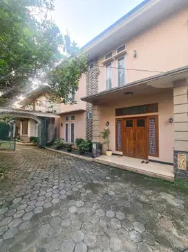 Rumah Jagakarsa Dijual. Jalan Utama, Luas & Bangunan Asri. NEGO