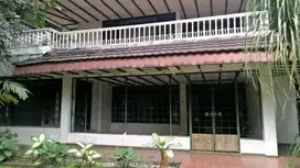 DIJUAL RUMAH HITUNG TANAH AREA KEMANG