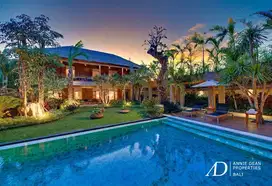FREEHOLD EXCLUSIVE LUXURY UNITS VILLA 10 BEDROOMS IN SEMINYAK