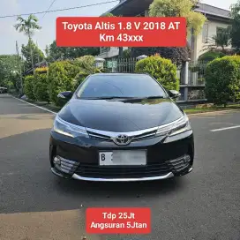 Toyota Altis 1.8 V AT 2018