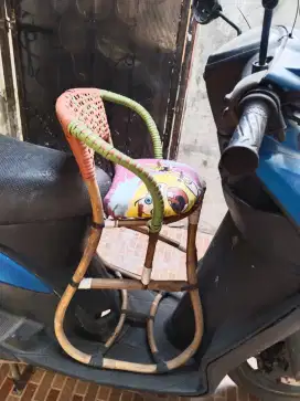 Kursi anak. Kursi anak dari bahan rotan