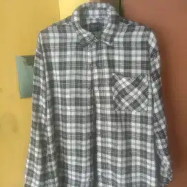 Kemeja flanel motif garis