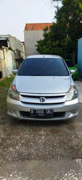 Honda Stream 2.0 AT 2004