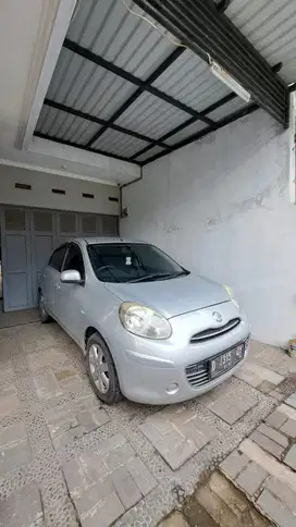Nissan March 2011 Bensin