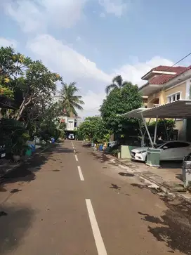 Dijual Cepat Rumah kawasan Jatinegara Super Bagus Harga Miring