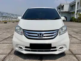 [DP 10JT] HONDA FREED PSD 2015 PUTIH ISTIMEWA TT 2013 AT