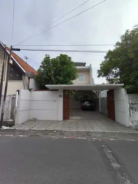 RUMAH MEWAH 2 LANTAI SURAKARTA,DEKAT JL SLAMET RIYADI SOLO
