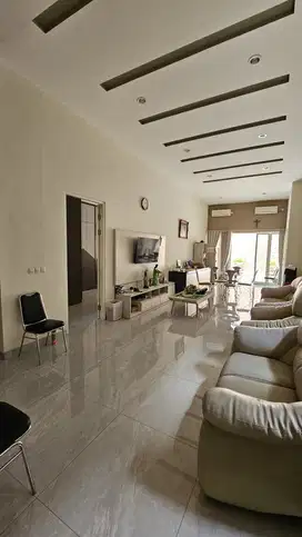Rumah MODERN Furniture Lengkap Strategis Manyar Jaya Surabaya Timur
