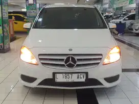 B200 w246 matic putih favorit