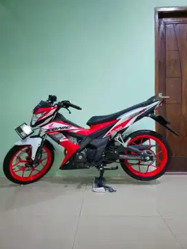 Honda sonic merah putih