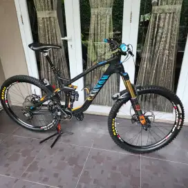 JUAL PALING MURAH ! Sepeda MTB Enduro Canyon Strive CF 8