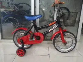 Sepeda anak kecil ukuran 12