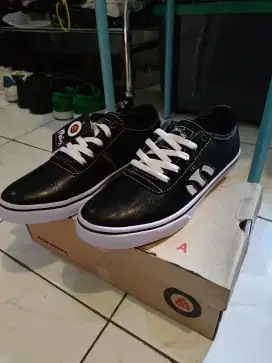 jual sepatu Motix America Neo Black/White Brand New Size 41 Original