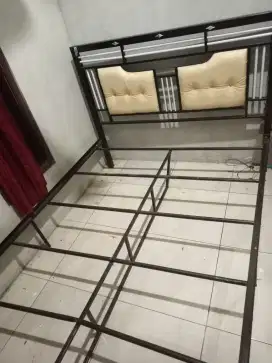 Divan besi pemakian baru 6 bulan