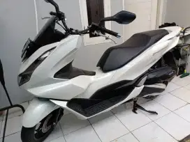 *DI JUAL HONDA PCX 160 CBS PUTIH ISTIMEWA.LOW KM 9000 !!!