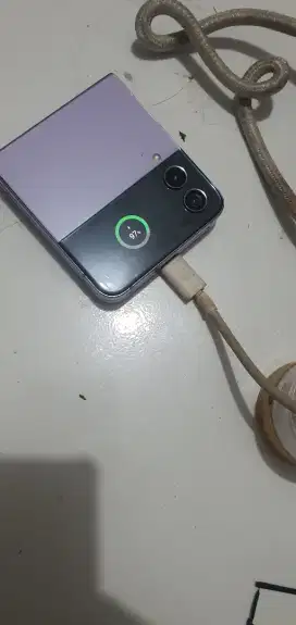 Samsung z Flip 4 Minus