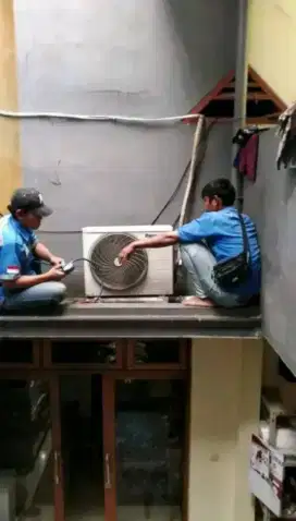 Service Ac,Mesin Cuci,Kulkas,Pompa Air dan Bongkar Pasang AC.