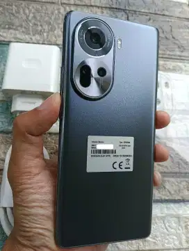 Oppo Reno 11 5G . Muluus Nominus