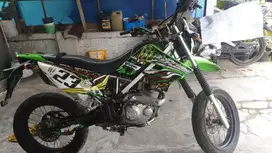 Kawasaki KLX 150 S 2012 SS Lengkap jarang dipakai Istimewa sekali