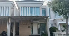 Rumah Murah  dan Terawat Di Palm Beach Pakuwon City