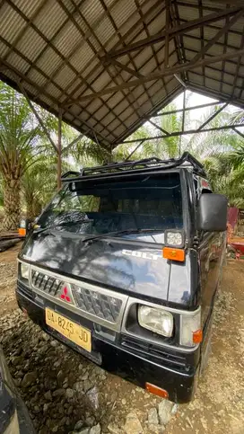 Mitsubishi L300 2016